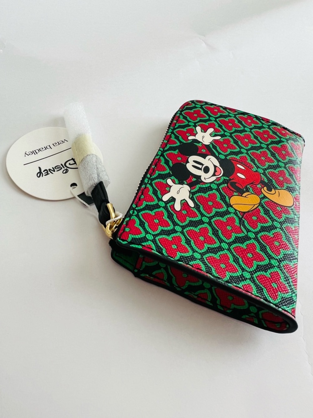 Vera Bradley x Disney Zip Card Pouch
Silly Mickey Mouse in Textured Polyurethane - Picture 4 of 6